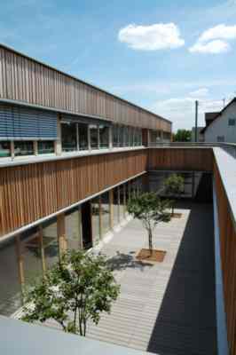 Die Terrassenplatze der Michael-Grzimek Schule in Frankfurt am Main